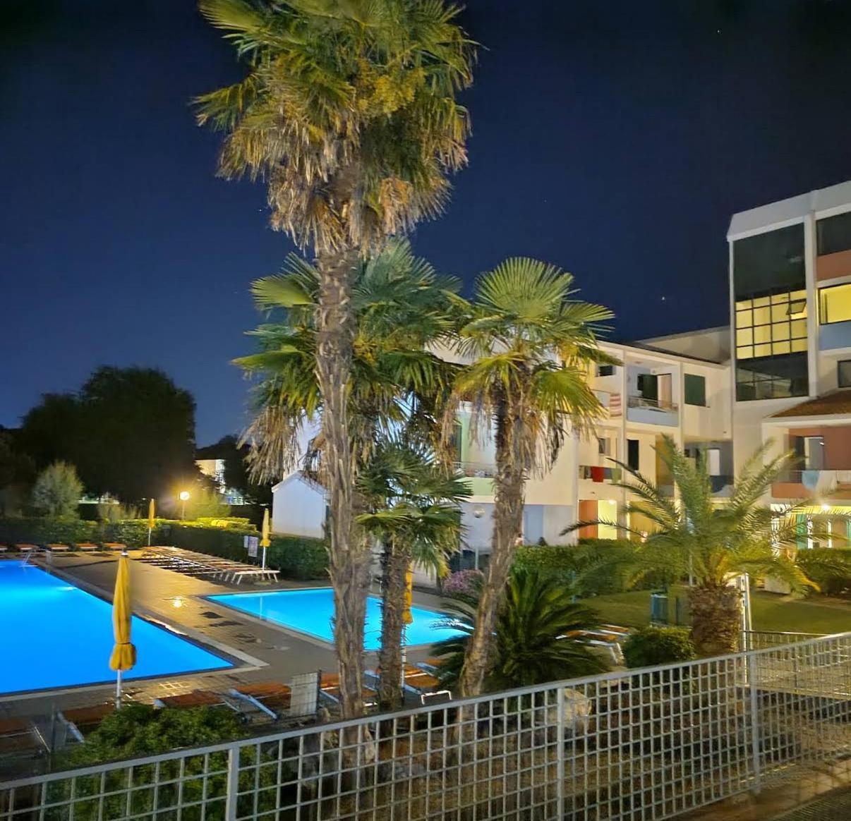 Apartment Caorle De Lux Swimming Pool, Parking, Garden Bagian luar foto